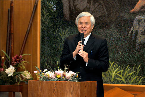 (慈济大学校长王本荣)
